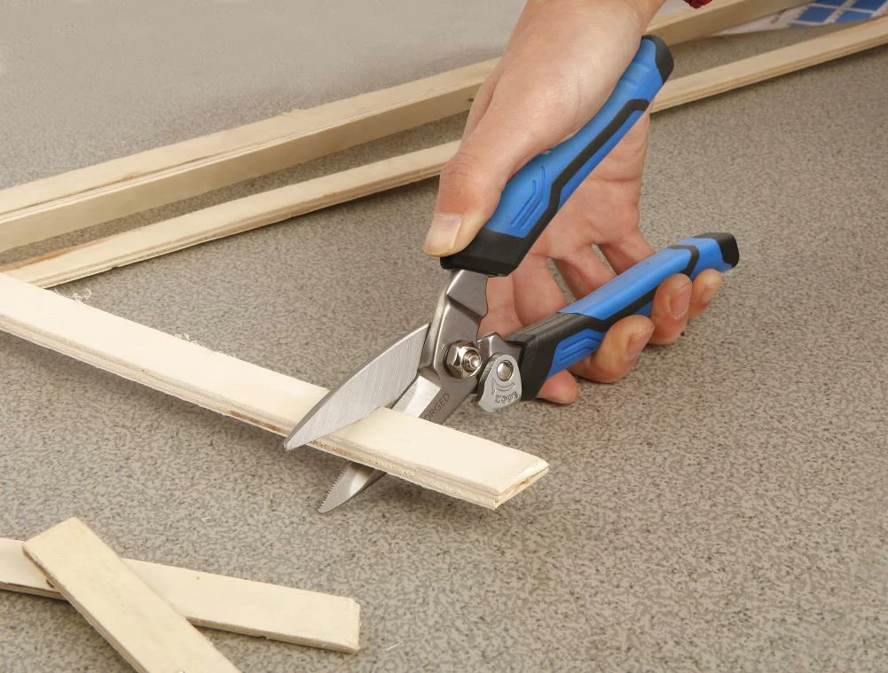 Kobalt 3-in Serrated Molded Grip Heavy Duty Scissors 6 Kobalt 3-in Serrated Molded Grip Heavy Duty Scissors - Image 6