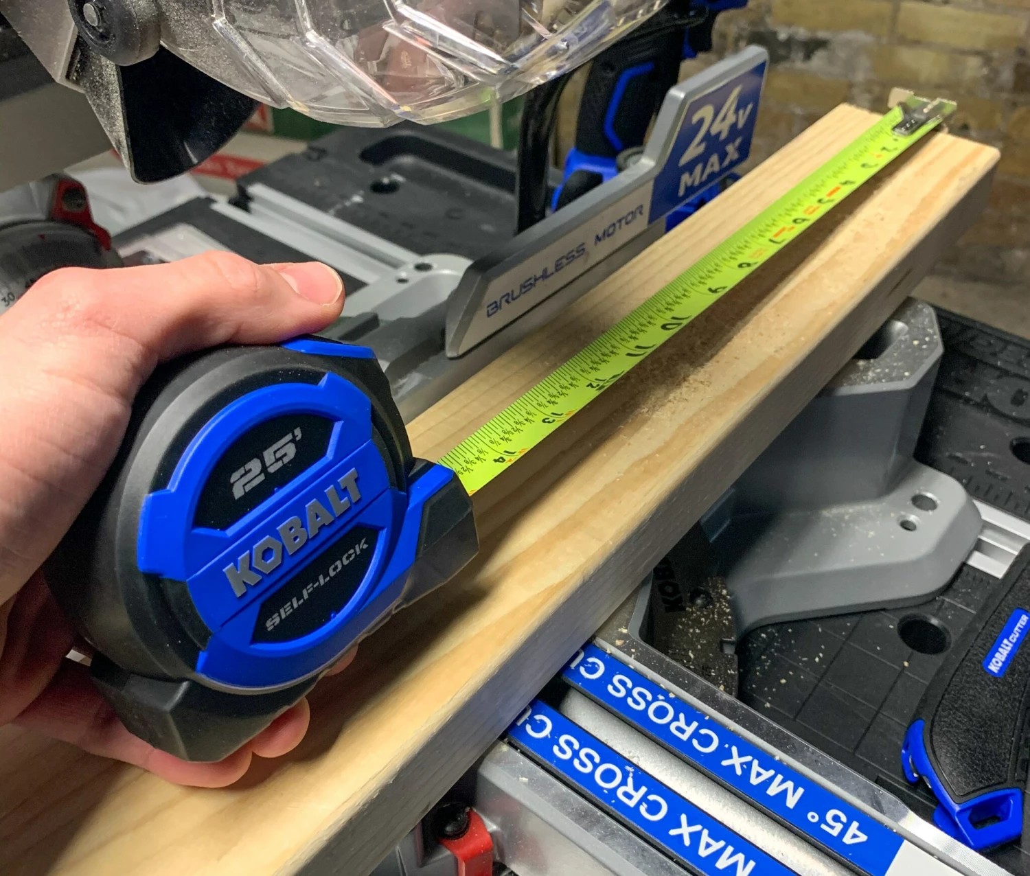 Kobalt Tape measures 25-ft Auto Lock Tape Measure 4 Kobalt Tape measures 25-ft Auto Lock Tape Measure - Image 4