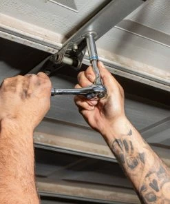 Kobalt Mechanics Tool Sets 154-Piece Standard (SAE) and Metric Combination Polished Chrome Mechanics Tool Set (1/4-in; 3/8-in) -Household Tools Shop 42394179 scaled