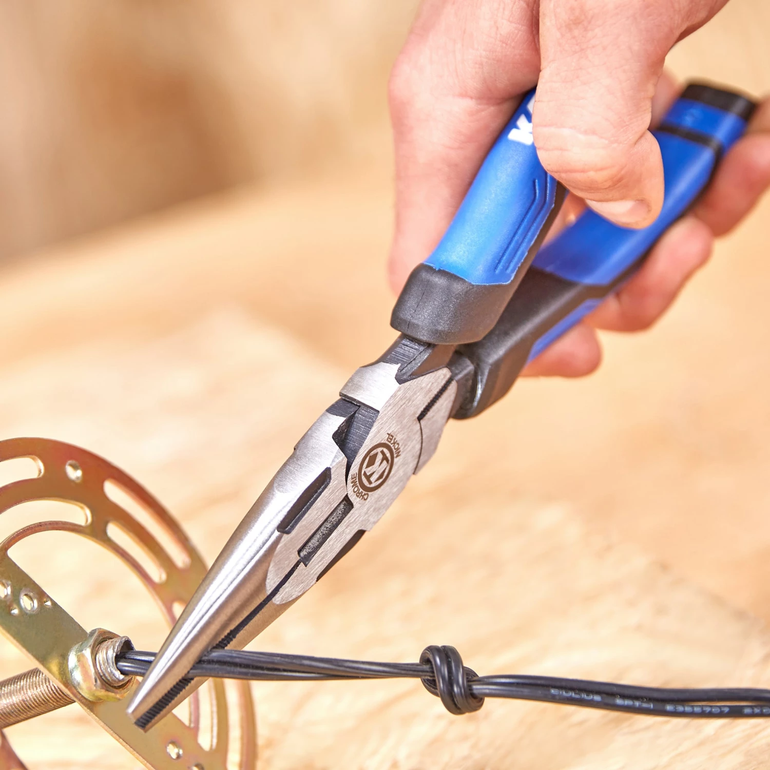 Kobalt 8-in Pliers with Wire Cutter 4 Kobalt 8-in Pliers with Wire Cutter - Image 4