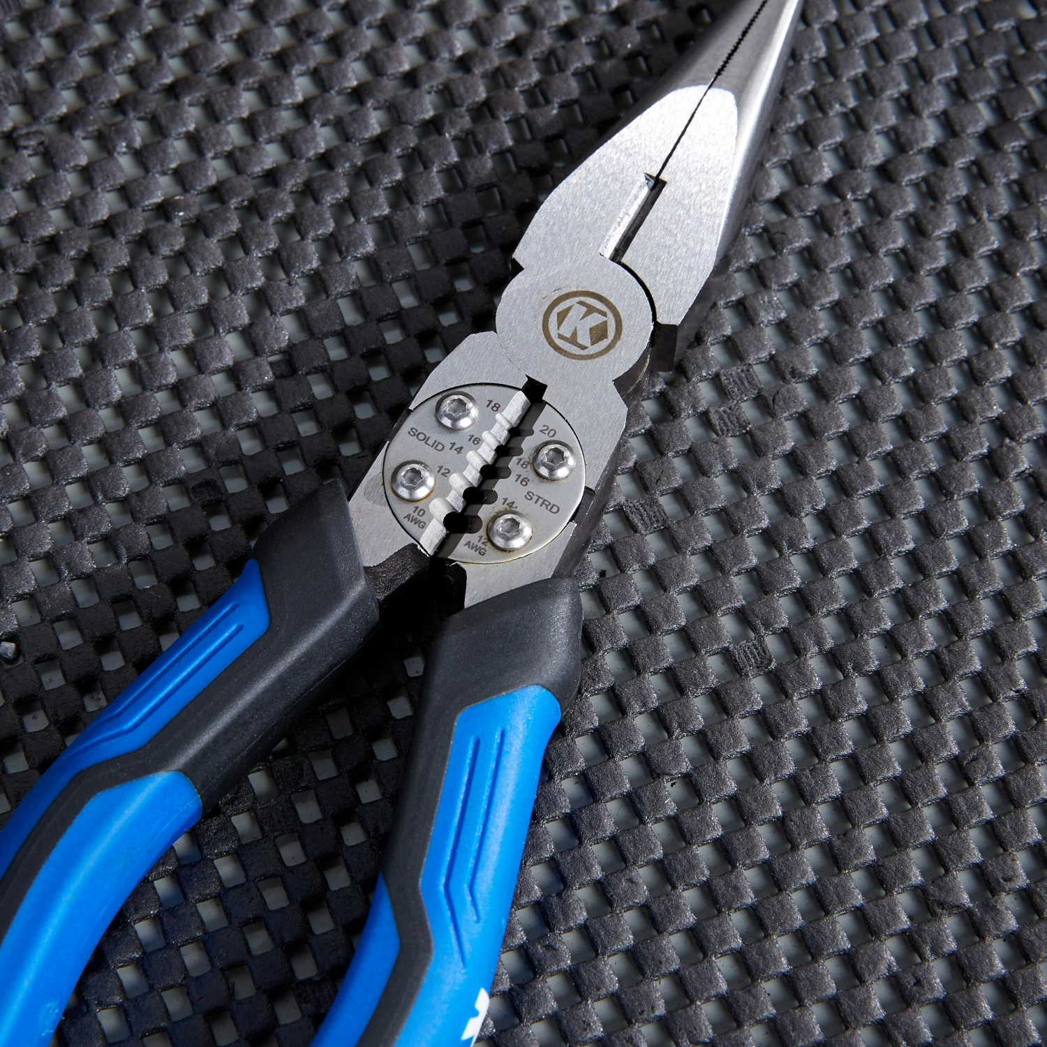 Kobalt 8-in Electrical Long Nose Pliers with Wire Cutter 3 Kobalt 8-in Electrical Long Nose Pliers with Wire Cutter - Image 3